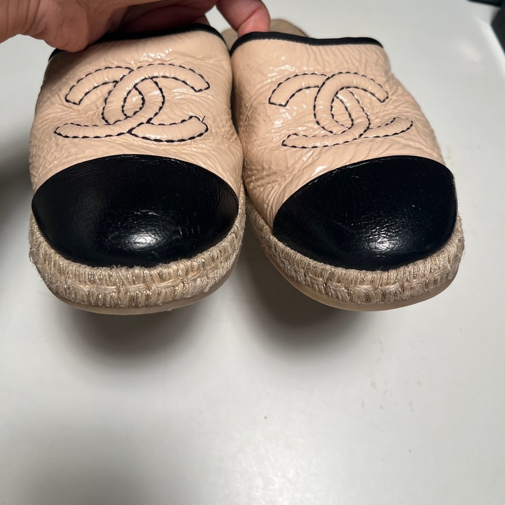 Chanel Two-Tone Beige and Black Mules - Picture 2 of 9